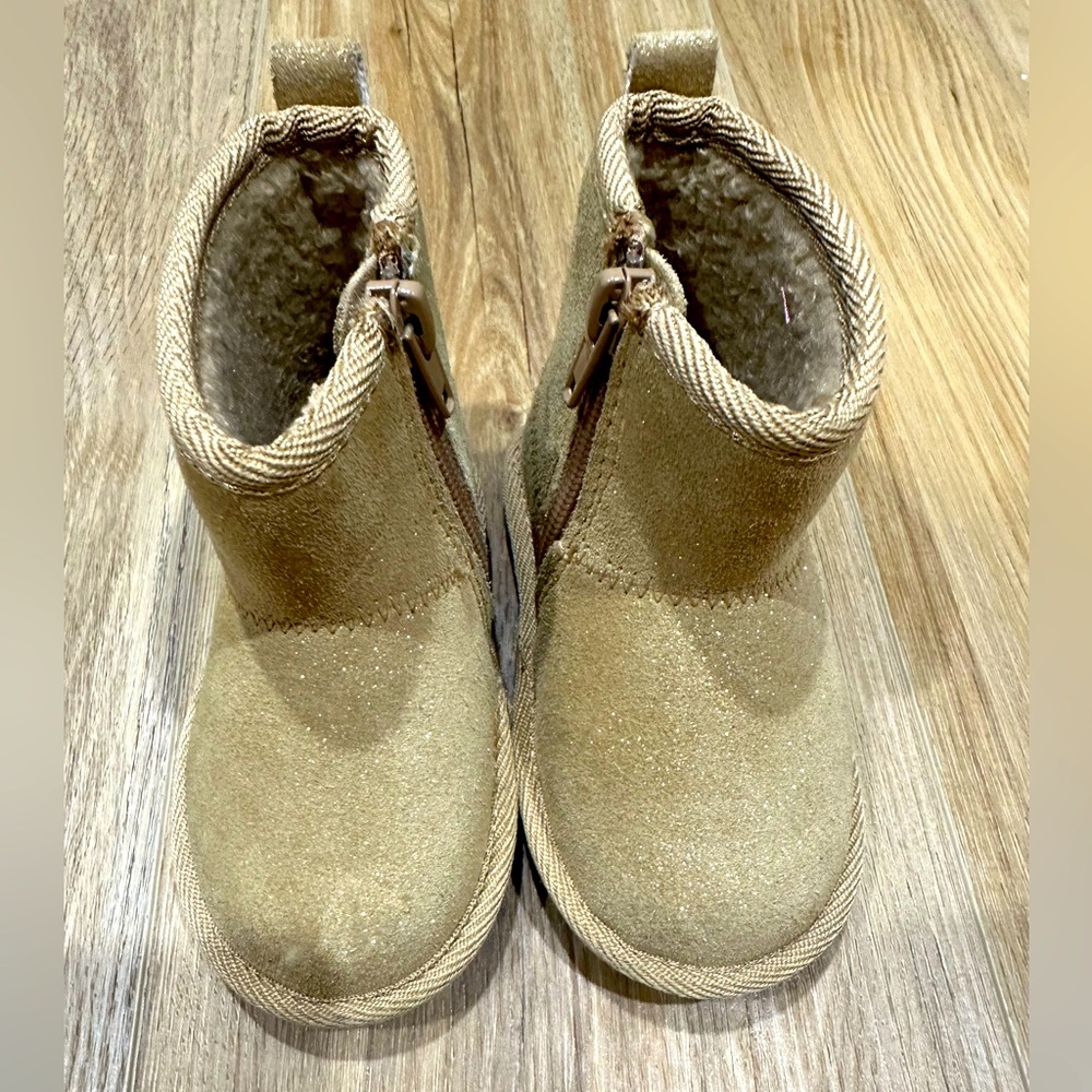 Bearpaw Toddler Boots - Size 4
